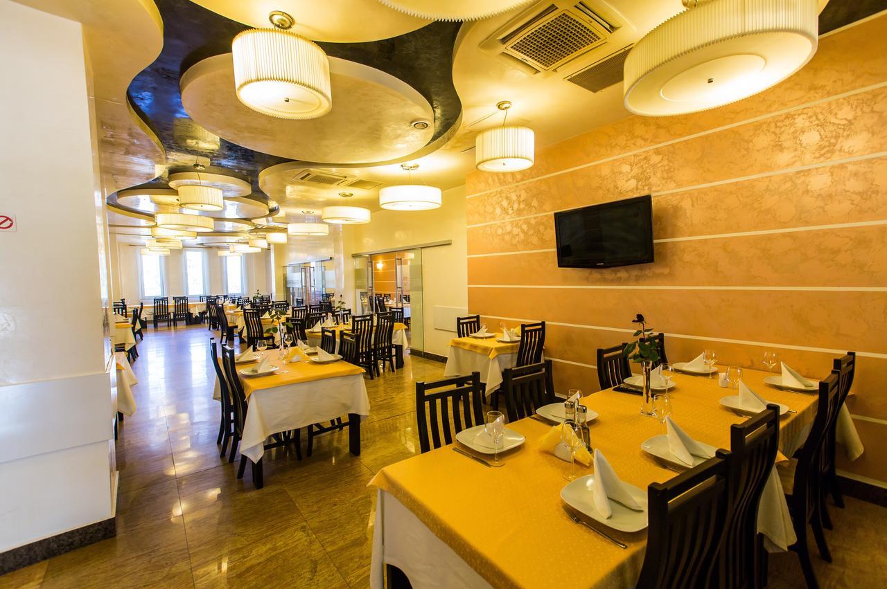 Hotel Grandis Apulum Mioveni Dış mekan fotoğraf
