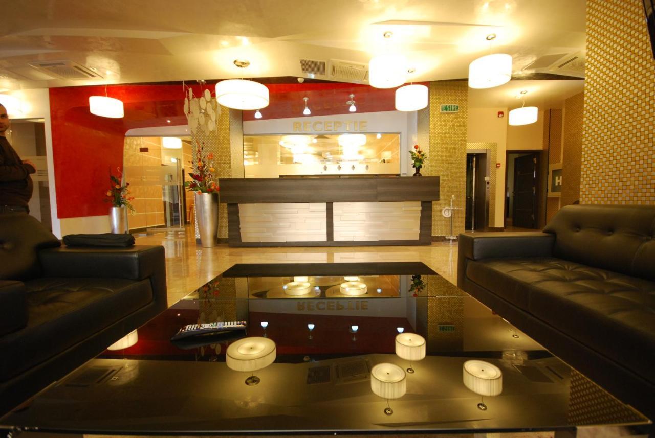 Hotel Grandis Apulum Mioveni Dış mekan fotoğraf