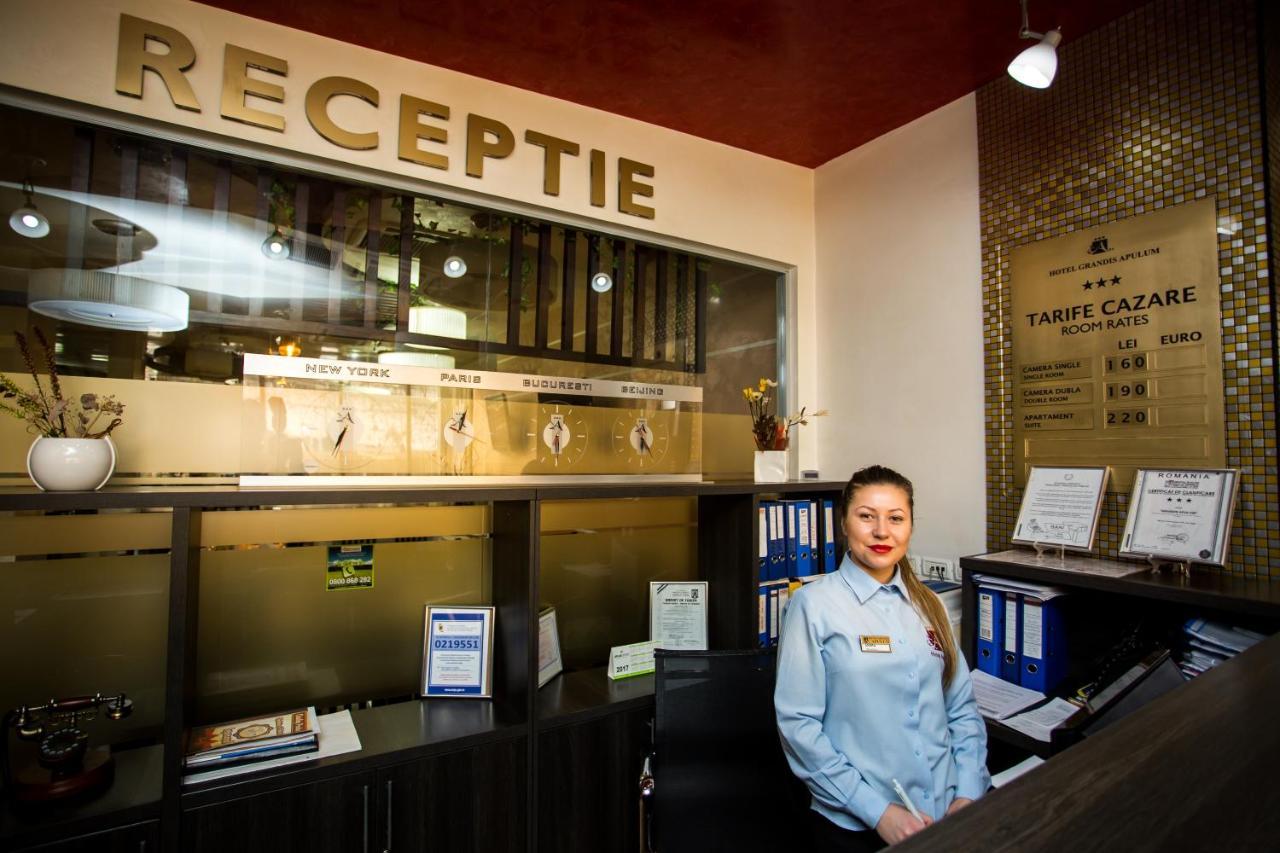 Hotel Grandis Apulum Mioveni Dış mekan fotoğraf